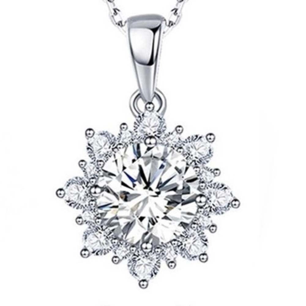 925 Sterling Silver White Sapphire Pendant - Picture 3 of 3